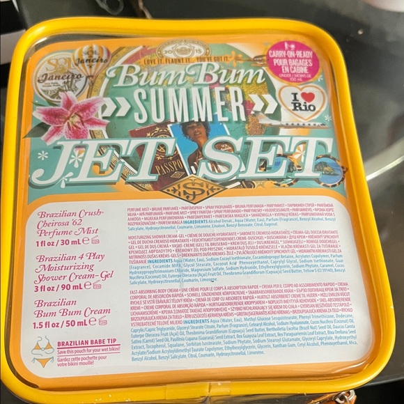 Sol de Janeiro Vibrant Moisturizer & Body Oil Set smell like summer - Picture 2 of 3